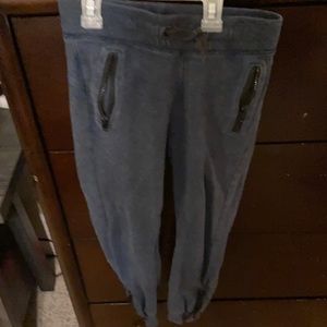 L.O.G.G. size 9-10 boys youth joggers with zip up pockets and zip up legs.
